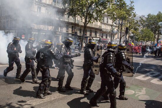 Anti-government rally in Paris