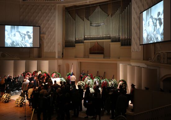 Farewell ceremony for poet Andrei Dementyev