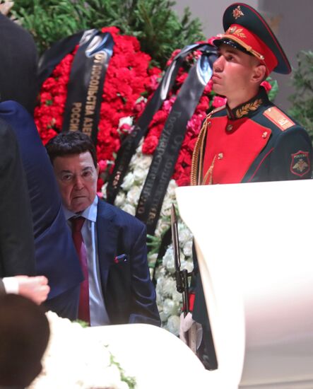 Farewell ceremony for poet Andrei Dementyev