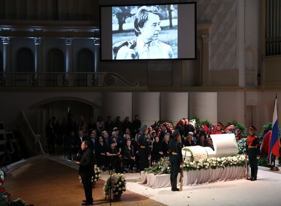 Farewell ceremony for poet Andrei Dementyev