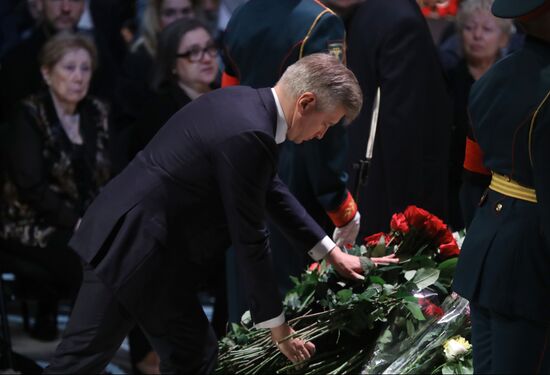 Farewell ceremony for poet Andrei Dementyev