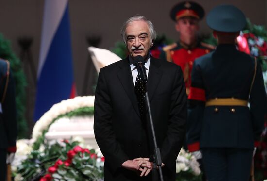 Farewell ceremony for poet Andrei Dementyev