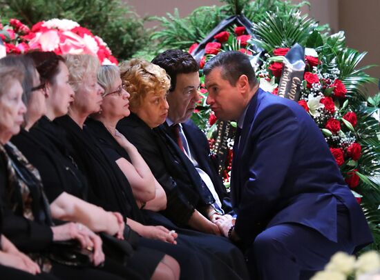 Farewell ceremony for poet Andrei Dementyev
