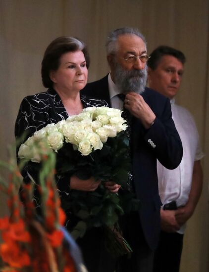 Farewell ceremony for poet Andrei Dementyev