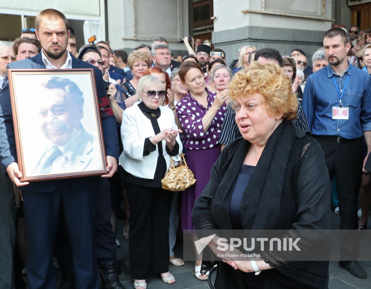 Farewell ceremony for poet Andrei Dementyev