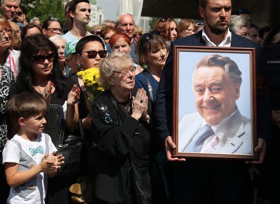 Farewell ceremony for poet Andrei Dementyev