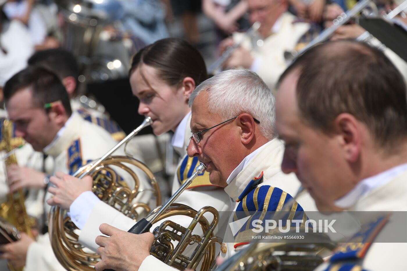 Presidential orchestra performs in Alexander Gardens