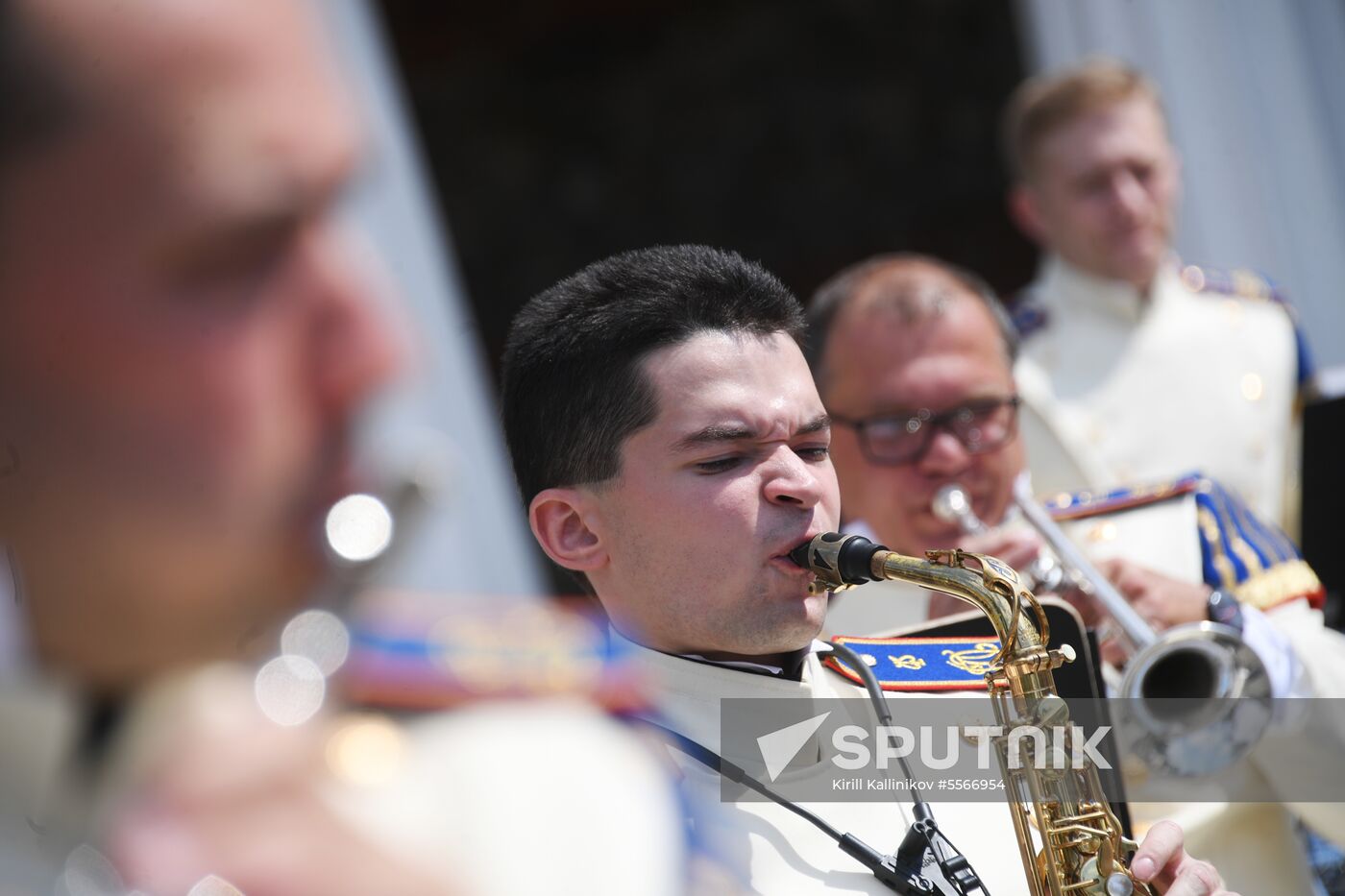 Presidential orchestra performs in Alexander Gardens
