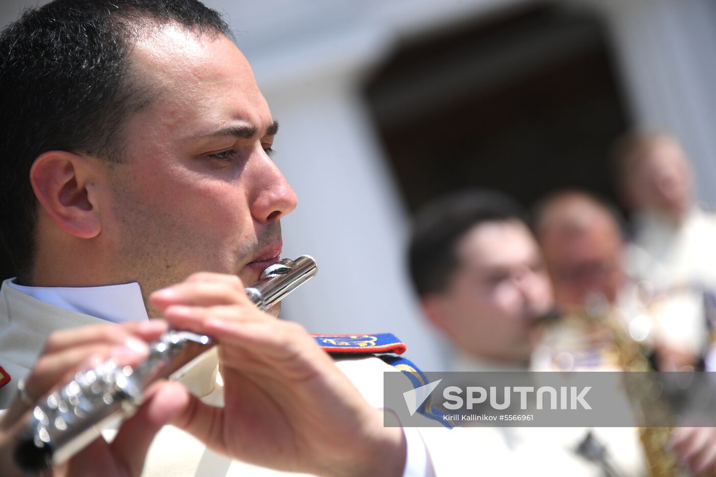 Presidential orchestra performs in Alexander Gardens