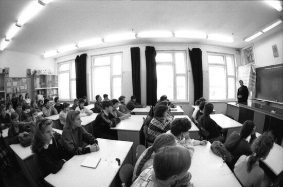 Archimandrite Augustine visits Moscow school