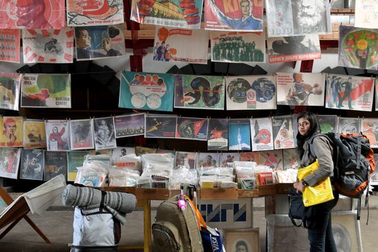 Souvenirs sold in Izmailovo Kremlin