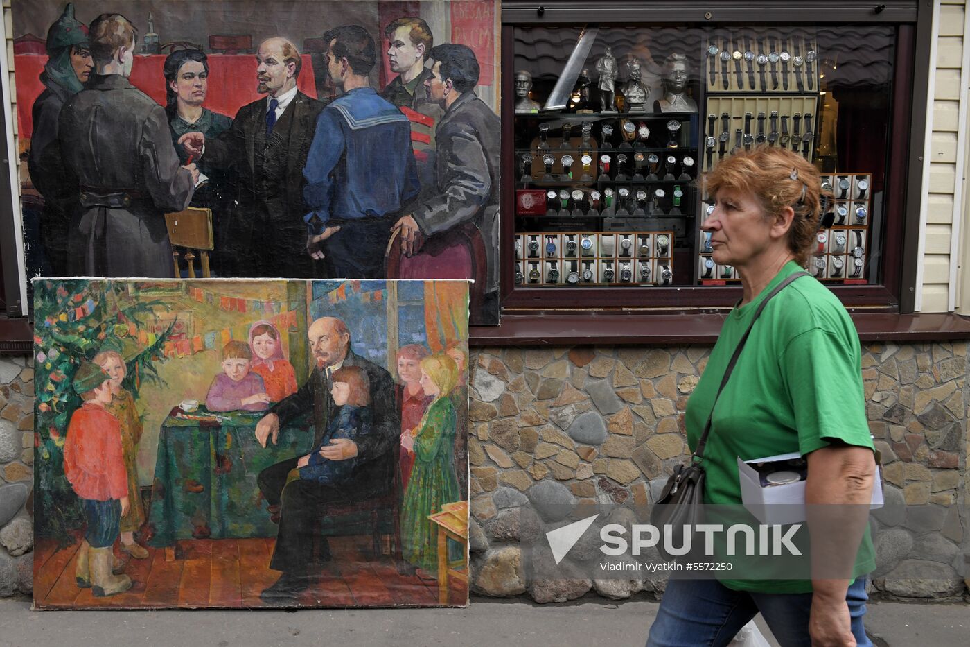Souvenirs sold in Izmailovo Kremlin