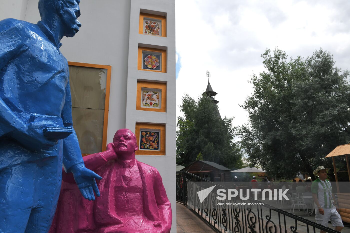 Souvenirs sold in Izmailovo Kremlin