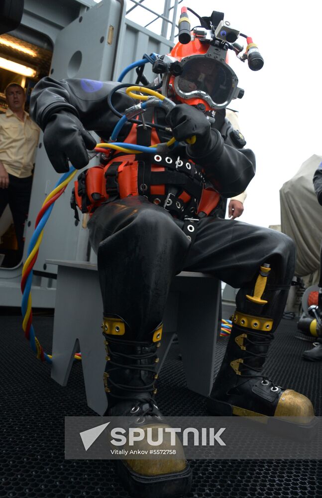 Underwater demining of munitions in Vladivostok's Golden Horn Bay