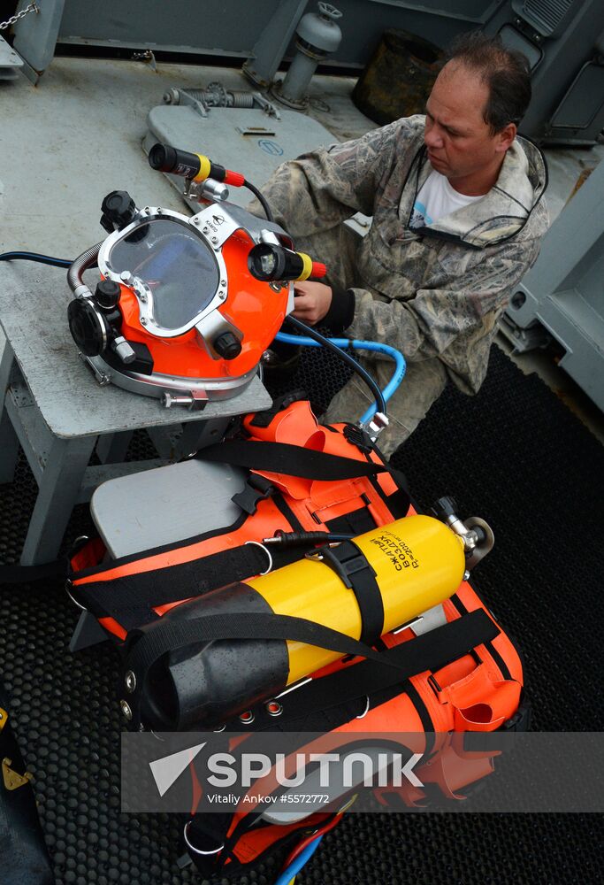 Underwater demining of munitions in Vladivostok's Golden Horn Bay