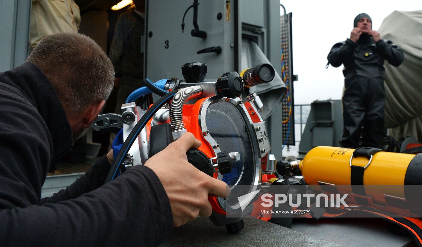 Underwater demining of munitions in Vladivostok's Golden Horn Bay