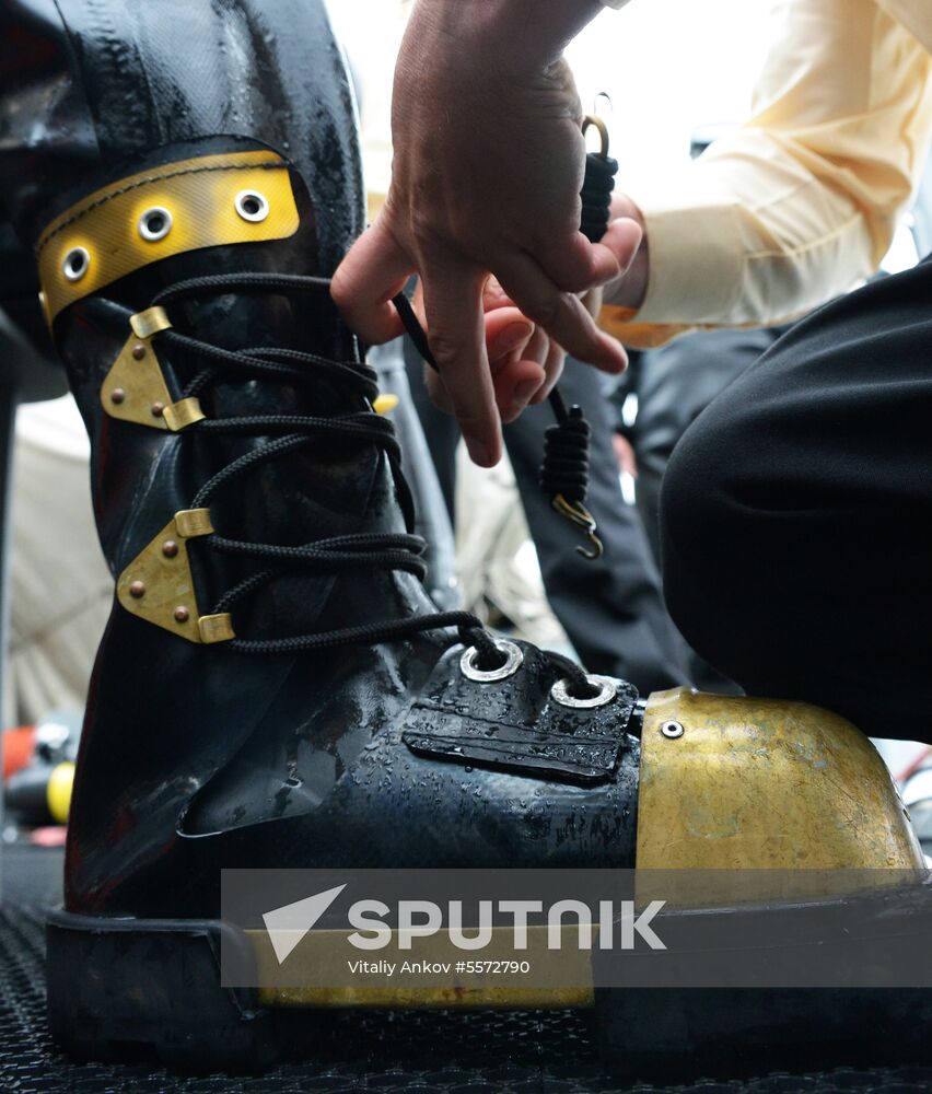 Underwater demining of munitions in Vladivostok's Golden Horn Bay