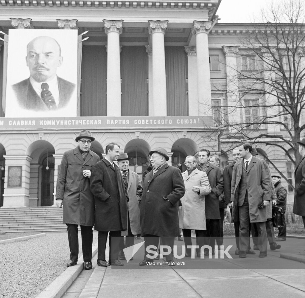 Celebrations to mark Vladimir Lenin's 100th birthday