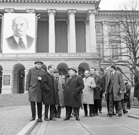 Celebrations to mark Vladimir Lenin's 100th birthday