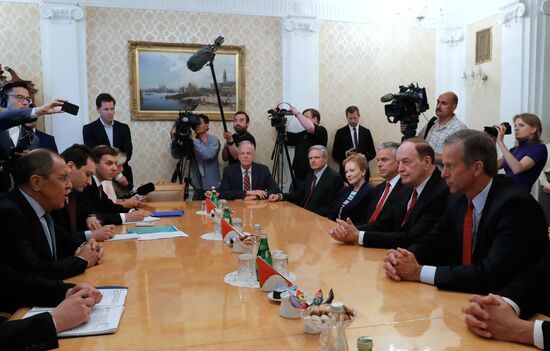Foreign Minister Sergei Lavrov meets with members of US Congress