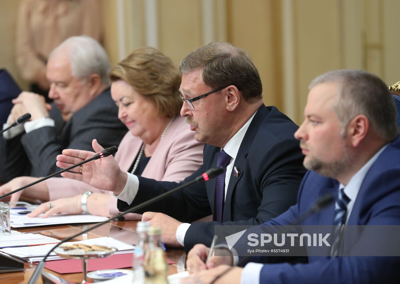 Russian Federation Council members meet with US Congress delegation