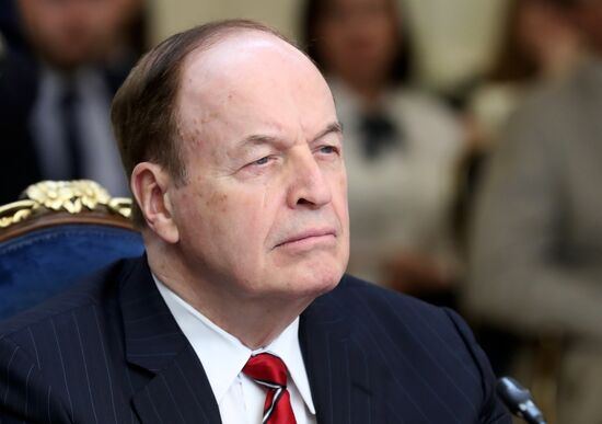 Russian Federation Council members meet with US Congress delegation