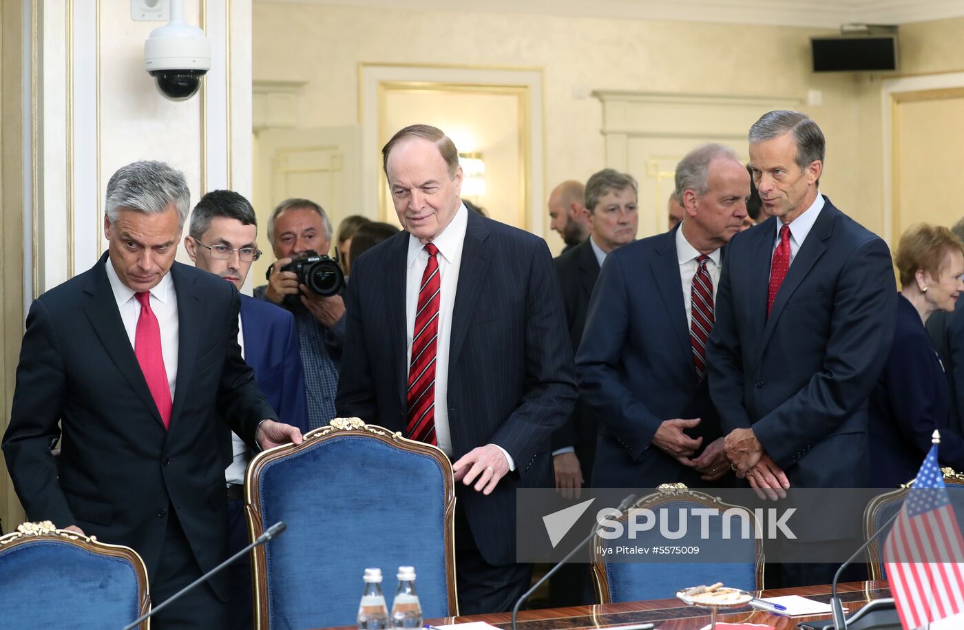 Russian Federation Council members meet with US Congress delegation