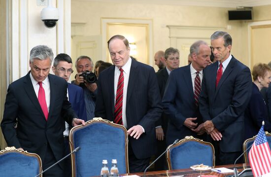 Russian Federation Council members meet with US Congress delegation