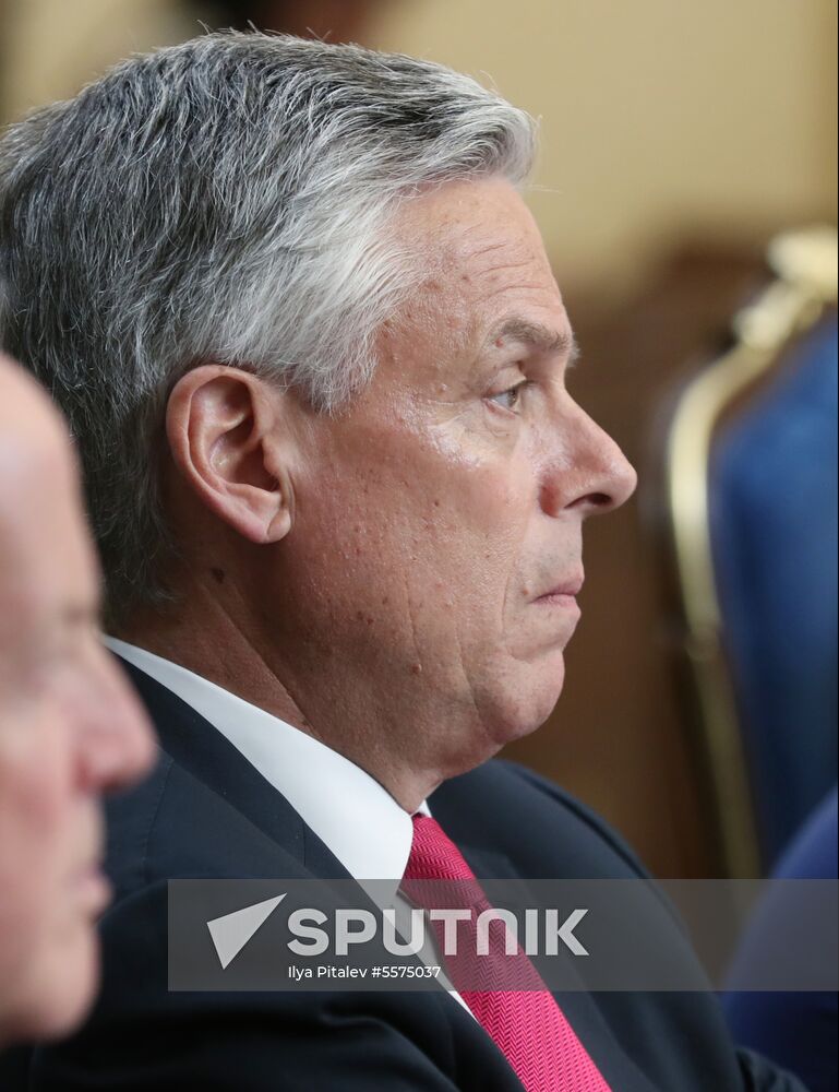 Russian Federation Council members meet with US Congress delegation