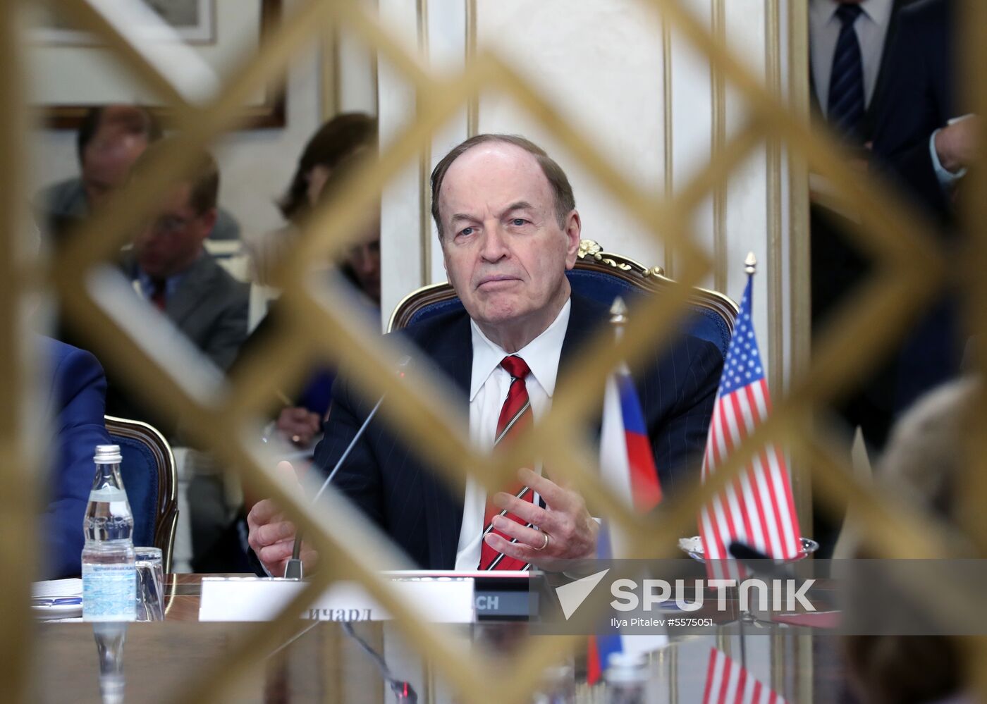 Russian Federation Council members meet with US Congress delegation