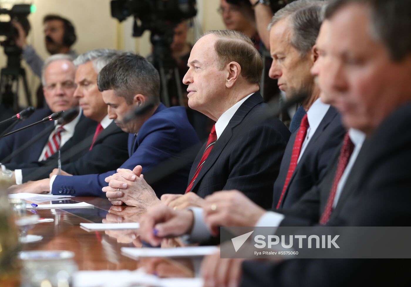 Russian Federation Council members meet with US Congress delegation