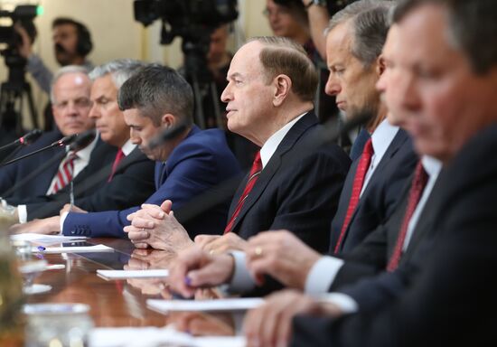 Russian Federation Council members meet with US Congress delegation