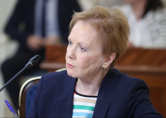 Russian Federation Council members meet with US Congress delegation