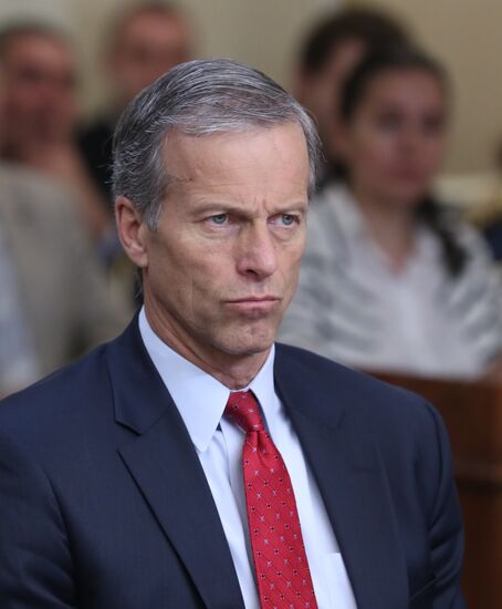 Russian Federation Council members meet with US Congress delegation