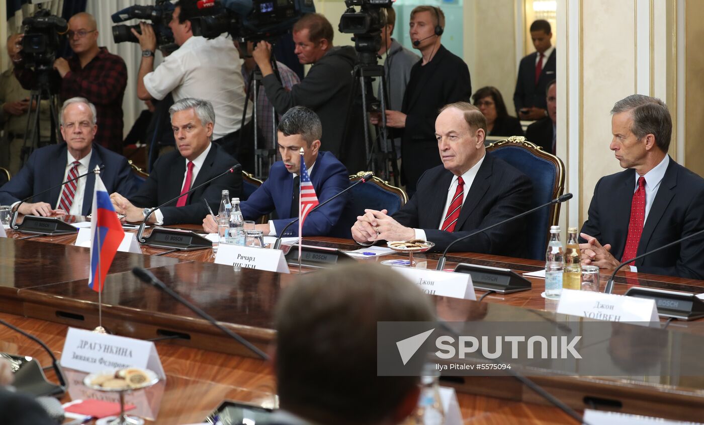 Russian Federation Council members meet with US Congress delegation