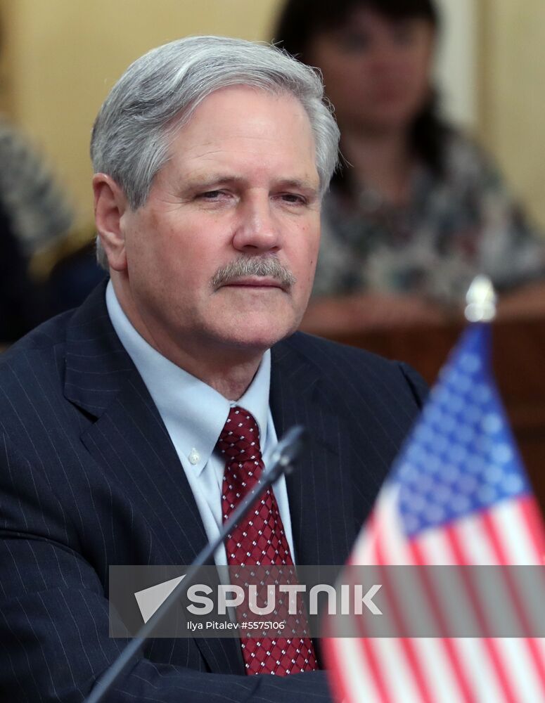 Russian Federation Council members meet with US Congress delegation