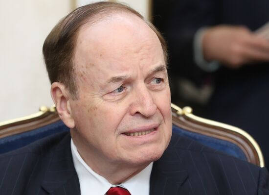 Russian Federation Council members meet with US Congress delegation