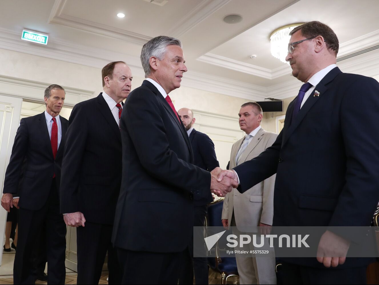 Russian Federation Council members meet with US Congress delegation