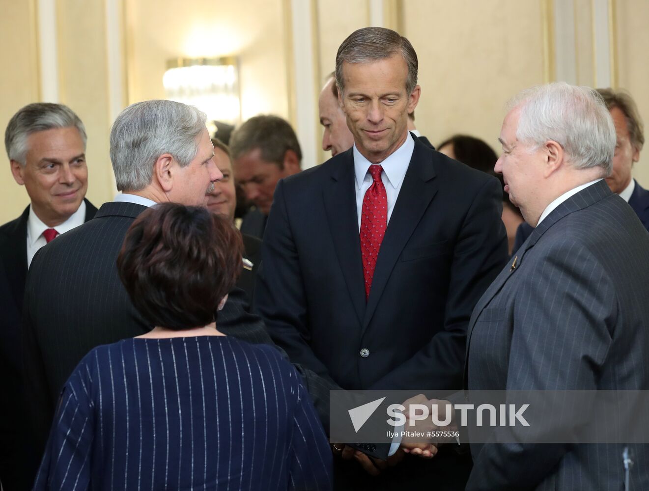 Russian Federation Council members meet with US Congress delegation