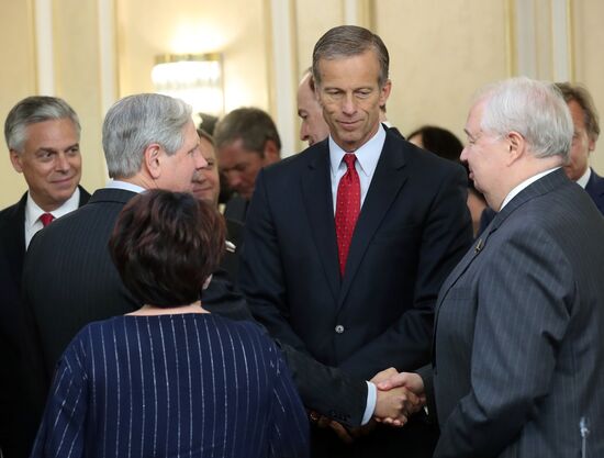 Russian Federation Council members meet with US Congress delegation