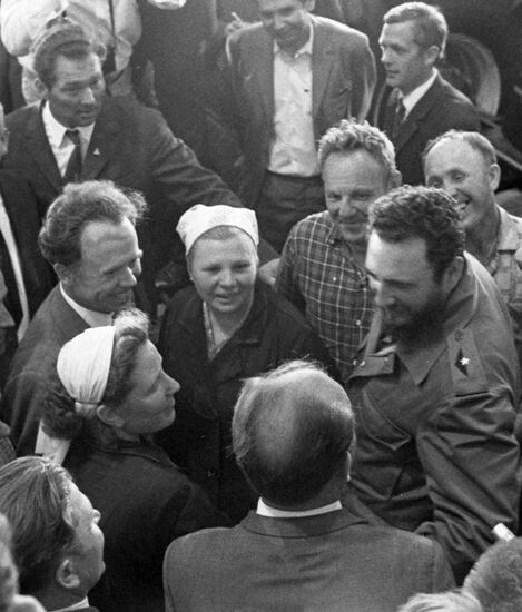 Fidel Castro visits USSR
