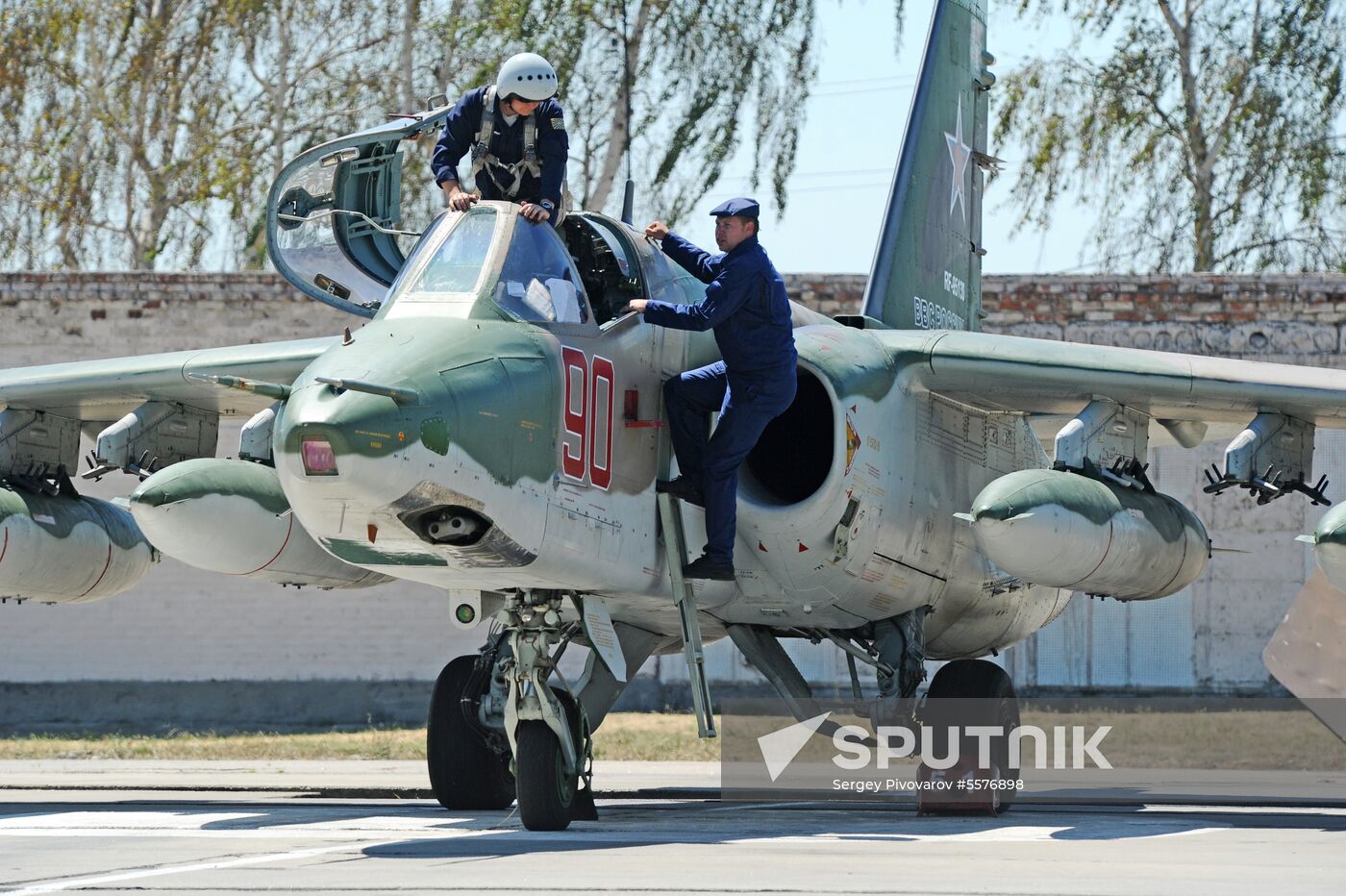 Russian aircraft return from Syria