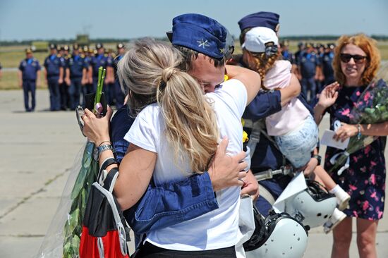Russian aircraft return from Syria