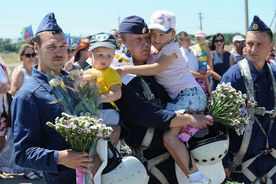 Russian aircraft return from Syria