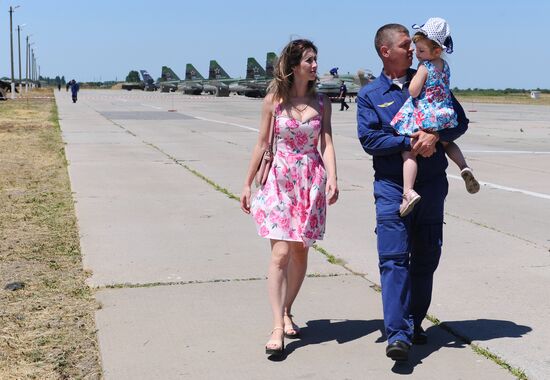 Russian aircraft return from Syria