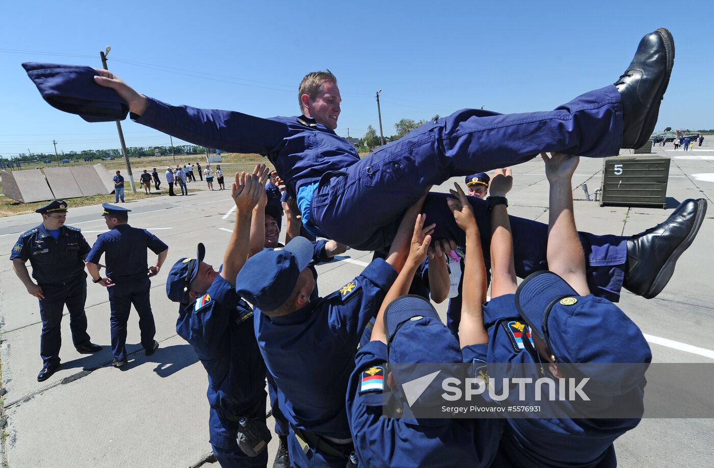 Russian aircraft return from Syria