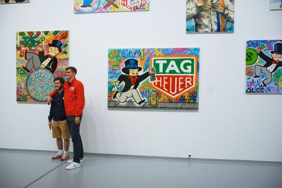 Exhibition by US street artist Alec Monopoly