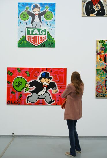 Exhibition by US street artist Alec Monopoly