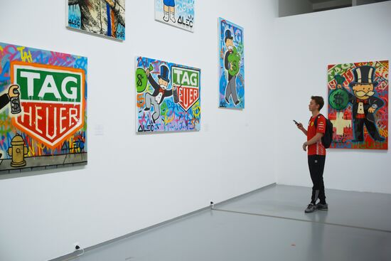 Exhibition by US street artist Alec Monopoly