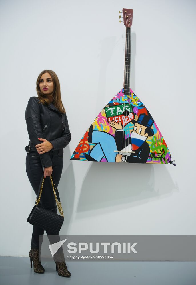 Exhibition by US street artist Alec Monopoly